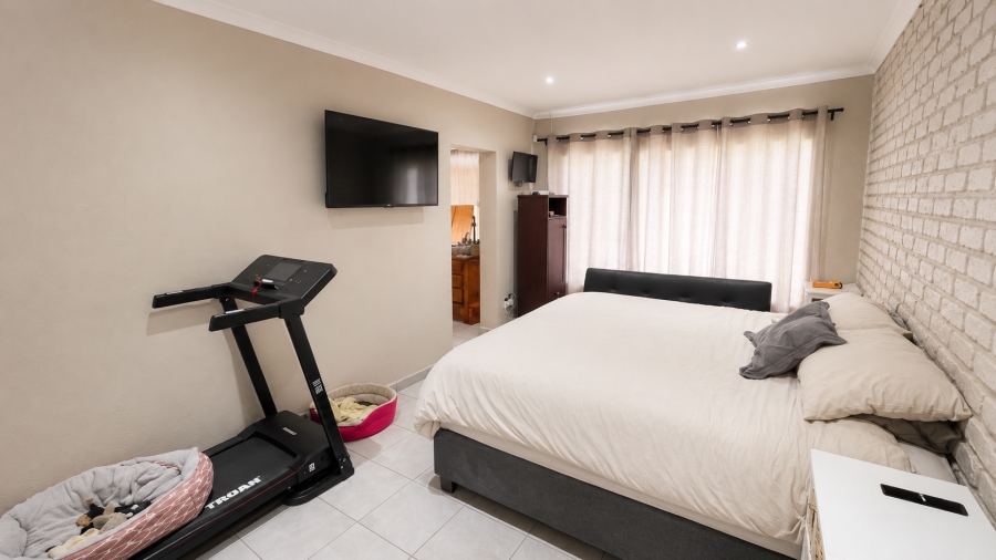 3 Bedroom Property for Sale in Flimieda North West
